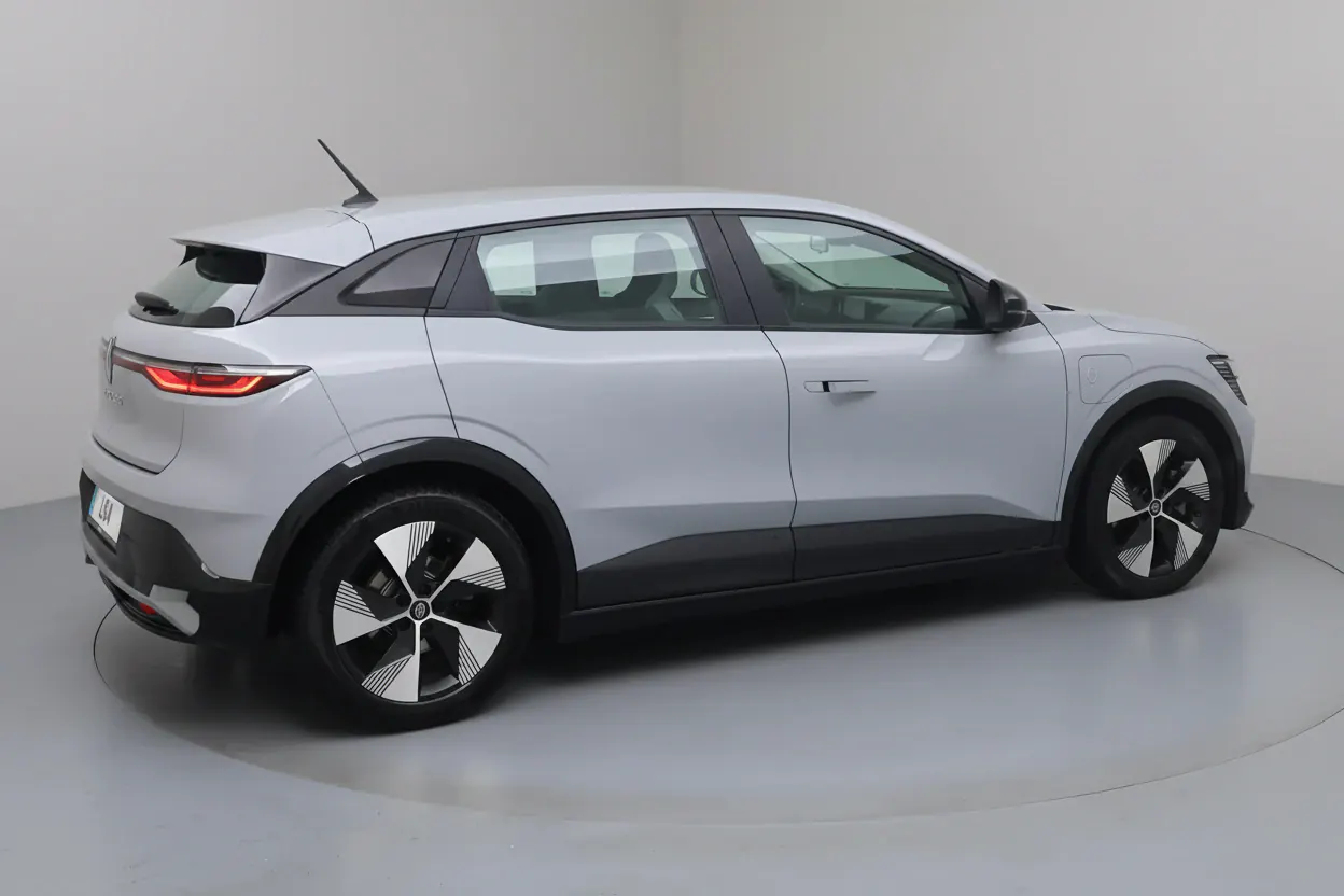 Renault Mégane E-Tech en leasing sans apport à Strasbourg — vue 3
