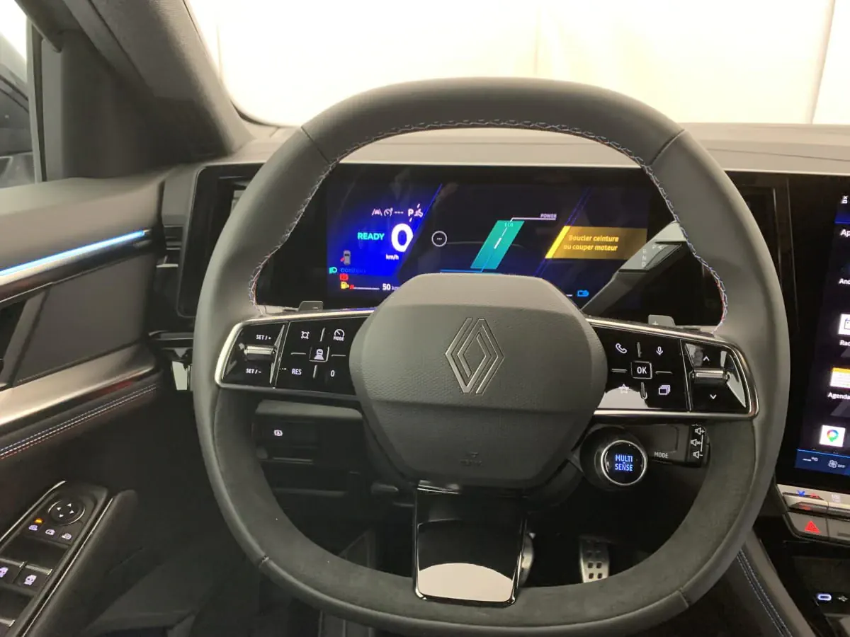 Renault Rafale E-Tech Strasbourg vue 5 Renault Rafale E-Tech en leasing sans apport à Strasbourg — vue 5