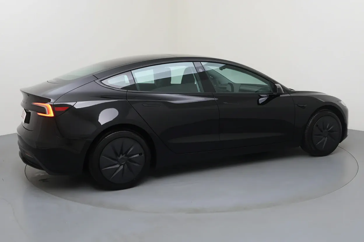 Tesla Model 3 en leasing sans apport à Strasbourg — vue 3